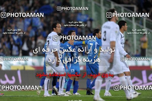 1161566, Tehran, [*parameter:4*], Iran Pro League، Persian Gulf Cup، 2010-11 season، First Leg، Week 15، Esteghlal 2 v ۱ Shahin Boushehr on 2010/11/12 at Azadi Stadium