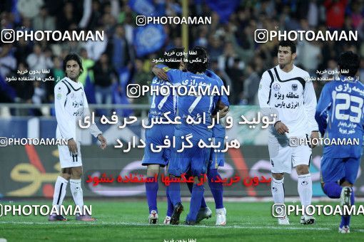 1161637, Tehran, [*parameter:4*], Iran Pro League، Persian Gulf Cup، 2010-11 season، First Leg، Week 15، Esteghlal 2 v ۱ Shahin Boushehr on 2010/11/12 at Azadi Stadium