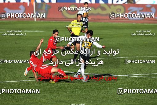 1167371, Tehran, Iran, لیگ برتر فوتبال ایران، Persian Gulf Cup، Week 19، Second Leg، Persepolis 1 v 4 Saba Qom on 2010/12/19 at Azadi Stadium