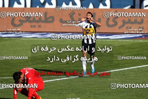 1167402, Tehran, Iran, لیگ برتر فوتبال ایران، Persian Gulf Cup، Week 19، Second Leg، Persepolis 1 v 4 Saba Qom on 2010/12/19 at Azadi Stadium