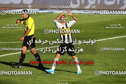 1167418, Tehran, Iran, Iran Pro League، Persian Gulf Cup، 2010-11 season، Second Leg، Week 19، Persepolis ۱ v 4 Saba Qom on 2010/12/19 at Azadi Stadium