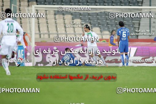 1168154, Tehran, Iran, Iran Pro League، Persian Gulf Cup، 2010-11 season، Second Leg، Week 20، Esteghlal ۱ v 2 Zob Ahan Esfahan on 2010/12/23 at Azadi Stadium