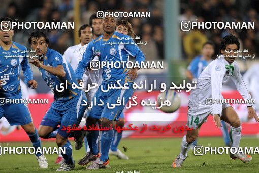 1168626, Tehran, Iran, Iran Pro League، Persian Gulf Cup، 2010-11 season، Second Leg، Week 20، Esteghlal ۱ v 2 Zob Ahan Esfahan on 2010/12/23 at Azadi Stadium