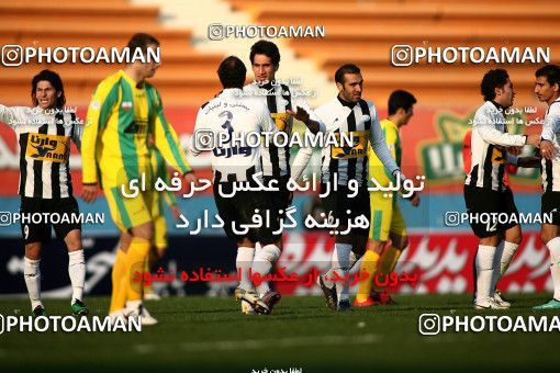 1172073, Tehran, Iran, Iran Pro League، Persian Gulf Cup، 2010-11 season، Second Leg، Week 21، Rah Ahan ۰ v 2 Saba Qom on 2011/02/05 at Ekbatan Stadium