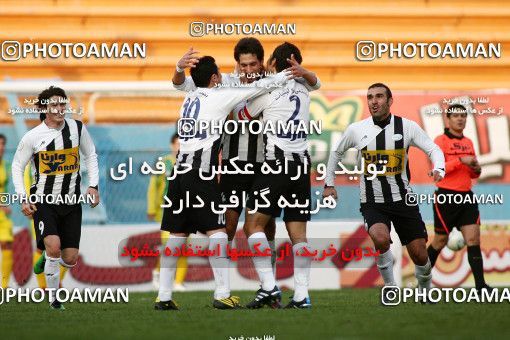 1171898, Tehran, Iran, Iran Pro League، Persian Gulf Cup، 2010-11 season، Second Leg، Week 21، Rah Ahan ۰ v 2 Saba Qom on 2011/02/05 at Ekbatan Stadium