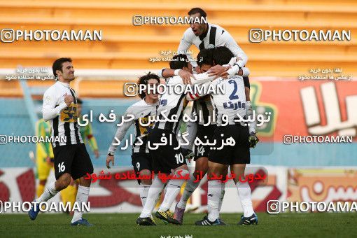 1171924, Tehran, Iran, Iran Pro League، Persian Gulf Cup، 2010-11 season، Second Leg، Week 21، Rah Ahan ۰ v 2 Saba Qom on 2011/02/05 at Ekbatan Stadium