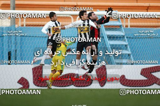 1171928, Tehran, Iran, لیگ برتر فوتبال ایران، Persian Gulf Cup، Week 21، Second Leg، Rah Ahan 0 v 2 Saba Qom on 2011/02/05 at Ekbatan Stadium