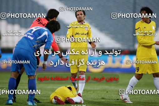 1174732, Tehran, [*parameter:4*], Iran Pro League، Persian Gulf Cup، 2010-11 season، Second Leg، Week 23، Esteghlal 3 v ۱ Naft Tehran on 2011/02/18 at Azadi Stadium