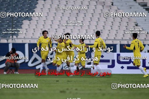 1174396, Tehran, [*parameter:4*], Iran Pro League، Persian Gulf Cup، 2010-11 season، Second Leg، Week 23، Esteghlal 3 v ۱ Naft Tehran on 2011/02/18 at Azadi Stadium