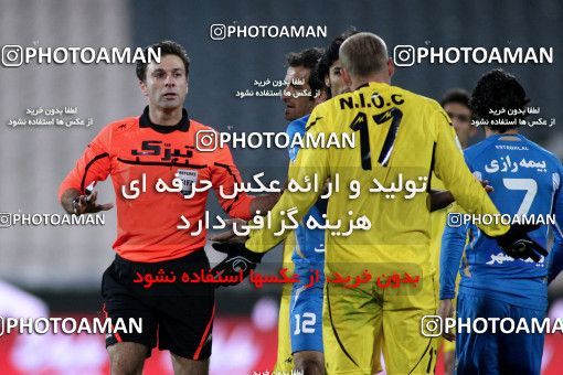 1174358, Tehran, [*parameter:4*], لیگ برتر فوتبال ایران، Persian Gulf Cup، Week 23، Second Leg، Esteghlal 3 v 1 Naft Tehran on 2011/02/18 at Azadi Stadium