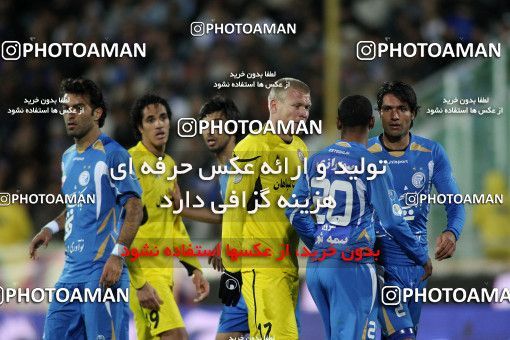 1174379, Tehran, [*parameter:4*], لیگ برتر فوتبال ایران، Persian Gulf Cup، Week 23، Second Leg، Esteghlal 3 v 1 Naft Tehran on 2011/02/18 at Azadi Stadium