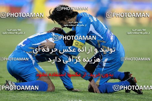 1174803, Tehran, [*parameter:4*], Iran Pro League، Persian Gulf Cup، 2010-11 season، Second Leg، Week 23، Esteghlal 3 v ۱ Naft Tehran on 2011/02/18 at Azadi Stadium