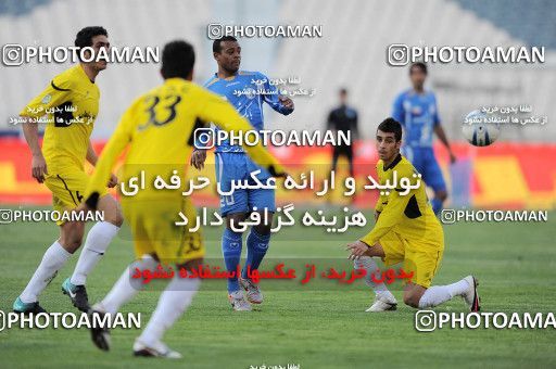 1174454, Tehran, [*parameter:4*], لیگ برتر فوتبال ایران، Persian Gulf Cup، Week 23، Second Leg، Esteghlal 3 v 1 Naft Tehran on 2011/02/18 at Azadi Stadium