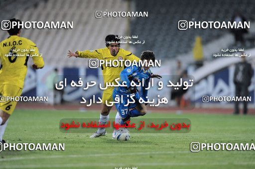 1174443, Tehran, [*parameter:4*], Iran Pro League، Persian Gulf Cup، 2010-11 season، Second Leg، Week 23، Esteghlal 3 v ۱ Naft Tehran on 2011/02/18 at Azadi Stadium