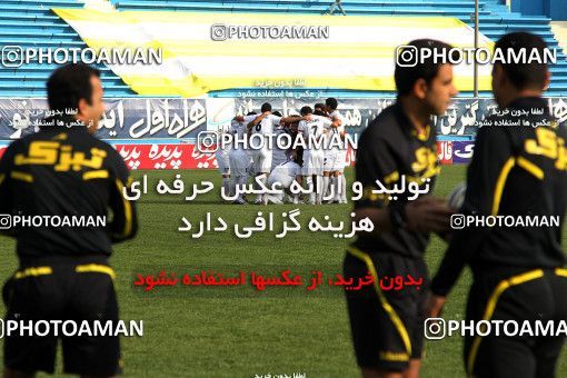 1176775, Tehran, Iran, Iran Pro League، Persian Gulf Cup، 2010-11 season، Second Leg، Week 24، Rah Ahan ۱ v ۱ Shahin Boushehr on 2011/02/25 at Ekbatan Stadium