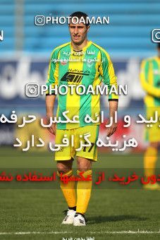 1176659, Tehran, Iran, Iran Pro League، Persian Gulf Cup، 2010-11 season، Second Leg، Week 24، Rah Ahan ۱ v ۱ Shahin Boushehr on 2011/02/25 at Ekbatan Stadium