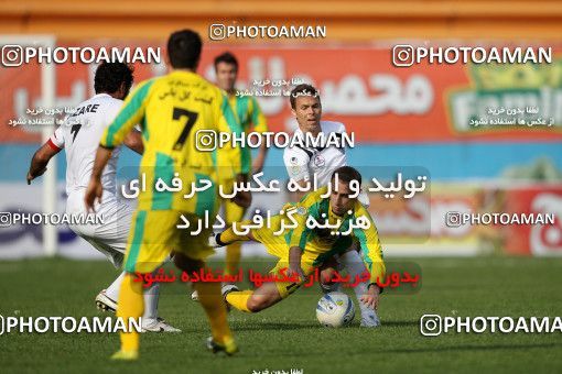 1176703, Tehran, Iran, Iran Pro League، Persian Gulf Cup، 2010-11 season، Second Leg، Week 24، Rah Ahan ۱ v ۱ Shahin Boushehr on 2011/02/25 at Ekbatan Stadium