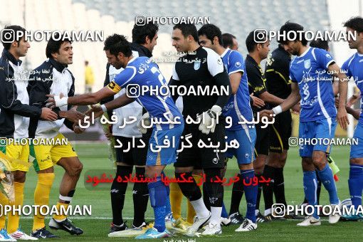 1186391, Tehran, Iran, Iran Pro League، Persian Gulf Cup، 2010-11 season، Second Leg، Week 30، Rah Ahan ۱ v ۰ Esteghlal on 2011/04/14 at Azadi Stadium