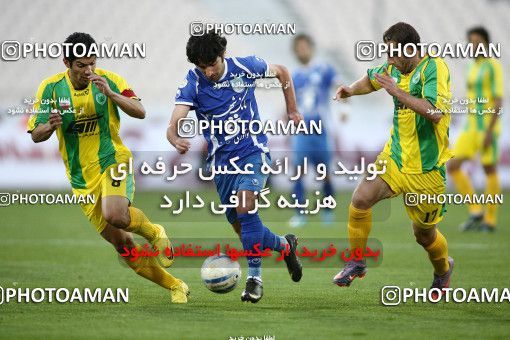 1186970, Tehran, Iran, Iran Pro League، Persian Gulf Cup، 2010-11 season، Second Leg، Week 30، Rah Ahan ۱ v ۰ Esteghlal on 2011/04/14 at Azadi Stadium