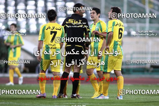 1186951, Tehran, Iran, Iran Pro League، Persian Gulf Cup، 2010-11 season، Second Leg، Week 30، Rah Ahan ۱ v ۰ Esteghlal on 2011/04/14 at Azadi Stadium