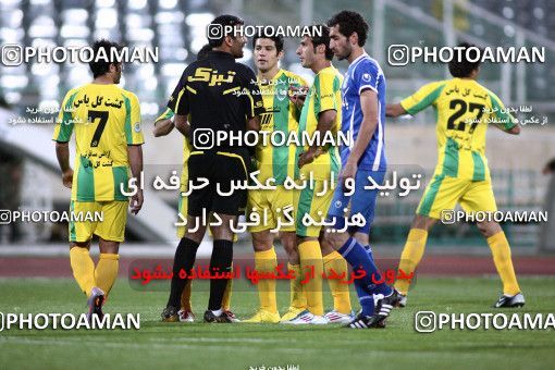 1187010, Tehran, Iran, Iran Pro League، Persian Gulf Cup، 2010-11 season، Second Leg، Week 30، Rah Ahan ۱ v ۰ Esteghlal on 2011/04/14 at Azadi Stadium