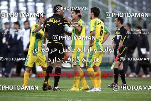 1186961, Tehran, Iran, Iran Pro League، Persian Gulf Cup، 2010-11 season، Second Leg، Week 30، Rah Ahan ۱ v ۰ Esteghlal on 2011/04/14 at Azadi Stadium