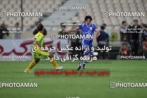 1186366, Tehran, Iran, Iran Pro League، Persian Gulf Cup، 2010-11 season، Second Leg، Week 30، Rah Ahan ۱ v ۰ Esteghlal on 2011/04/14 at Azadi Stadium