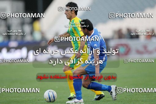 1187335, Tehran, Iran, Iran Pro League، Persian Gulf Cup، 2010-11 season، Second Leg، Week 30، Rah Ahan ۱ v ۰ Esteghlal on 2011/04/14 at Azadi Stadium