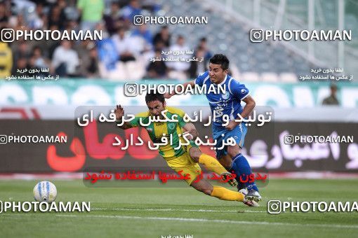 1187295, Tehran, Iran, لیگ برتر فوتبال ایران، Persian Gulf Cup، Week 30، Second Leg، Rah Ahan 1 v 0 Esteghlal on 2011/04/14 at Azadi Stadium