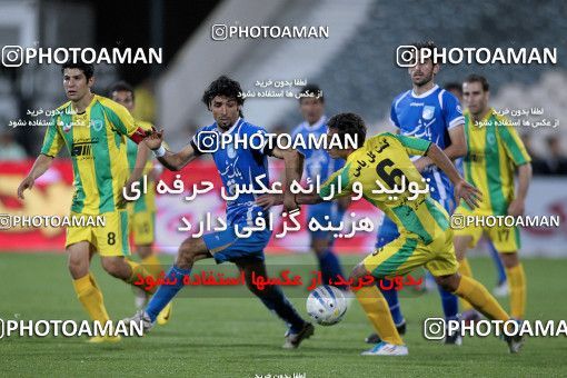 1187345, Tehran, Iran, Iran Pro League، Persian Gulf Cup، 2010-11 season، Second Leg، Week 30، Rah Ahan ۱ v ۰ Esteghlal on 2011/04/14 at Azadi Stadium