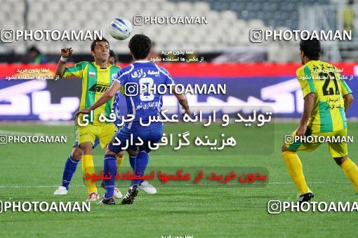 1186465, Tehran, Iran, Iran Pro League، Persian Gulf Cup، 2010-11 season، Second Leg، Week 30، Rah Ahan ۱ v ۰ Esteghlal on 2011/04/14 at Azadi Stadium