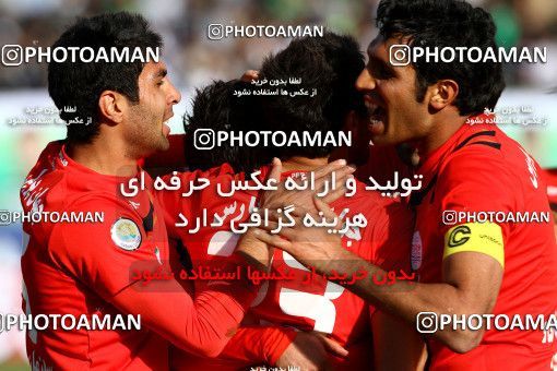 1186640, Isfahan,Fooladshahr, [*parameter:4*], Iran Pro League، Persian Gulf Cup، 2010-11 season، Second Leg، Week 29، Zob Ahan Esfahan ۰ v 3 Persepolis on 2011/04/10 at Foolad Shahr Stadium