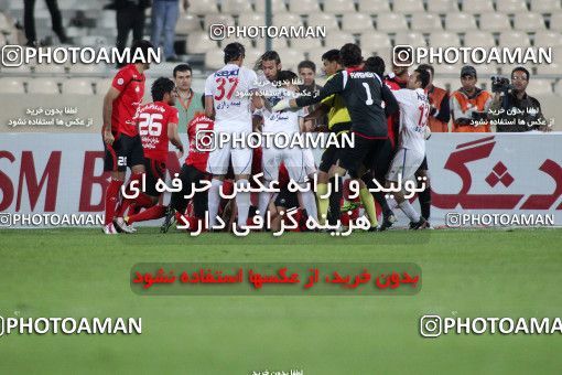 1186897, Tehran, Iran, Iran Pro League، Persian Gulf Cup، 2010-11 season، Second Leg، Week 31، Persepolis 2 v ۱ Steel Azin on 2011/04/15 at Azadi Stadium