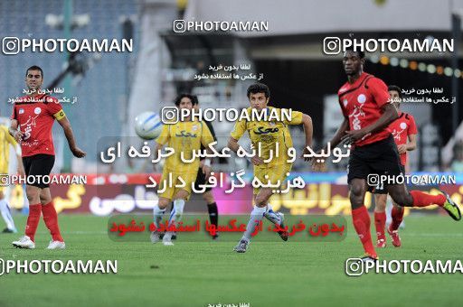 1189122, Tehran, Iran, Iran Pro League، Persian Gulf Cup، 2010-11 season، Second Leg، Week 31، Naft Tehran ۱ v 5 Persepolis on 2011/04/24 at Azadi Stadium