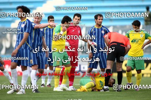 1191835, Tehran, [*parameter:4*], Iran Pro League، Persian Gulf Cup، 2010-11 season، Second Leg، Week 32، Rah Ahan ۱ v ۰ Naft Tehran on 2011/04/29 at Ekbatan Stadium