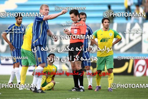 1191781, Tehran, [*parameter:4*], Iran Pro League، Persian Gulf Cup، 2010-11 season، Second Leg، Week 32، Rah Ahan ۱ v ۰ Naft Tehran on 2011/04/29 at Ekbatan Stadium