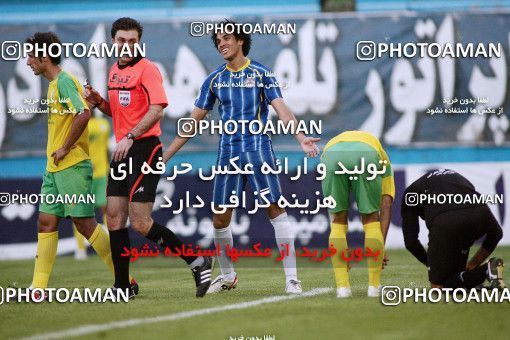 1191968, Tehran, [*parameter:4*], Iran Pro League، Persian Gulf Cup، 2010-11 season، Second Leg، Week 32، Rah Ahan ۱ v ۰ Naft Tehran on 2011/04/29 at Ekbatan Stadium