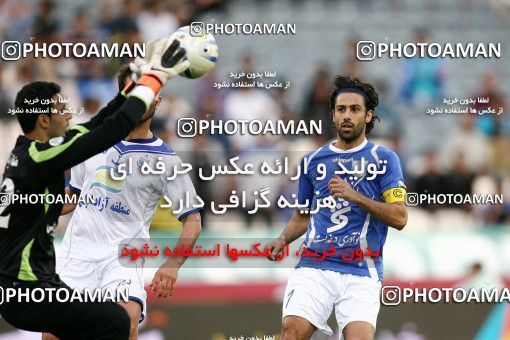 1194252, Tehran, Iran, Iran Pro League، Persian Gulf Cup، 2010-11 season، Second Leg، Week 33، Esteghlal 2 v ۰ Malvan Bandar Anzali on 2011/05/15 at Azadi Stadium