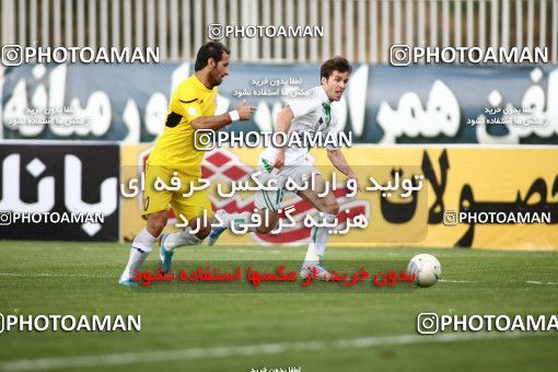 1196509, Tehran, [*parameter:4*], Iran Pro League، Persian Gulf Cup، 2010-11 season، Second Leg، Week 33، Naft Tehran ۱ v 2 Zob Ahan Esfahan on 2011/05/15 at Takhti Stadium