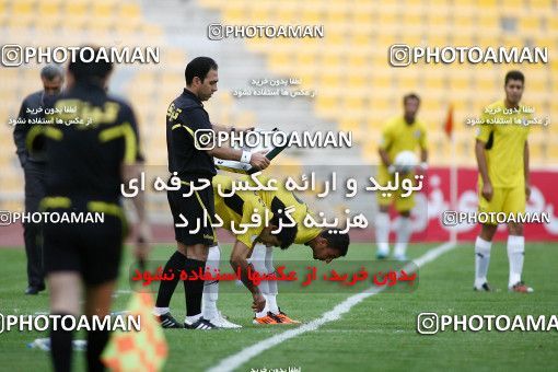 1196512, Tehran, [*parameter:4*], Iran Pro League، Persian Gulf Cup، 2010-11 season، Second Leg، Week 33، Naft Tehran ۱ v 2 Zob Ahan Esfahan on 2011/05/15 at Takhti Stadium