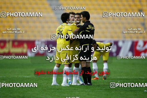 1196607, Tehran, [*parameter:4*], Iran Pro League، Persian Gulf Cup، 2010-11 season، Second Leg، Week 33، Naft Tehran ۱ v 2 Zob Ahan Esfahan on 2011/05/15 at Takhti Stadium