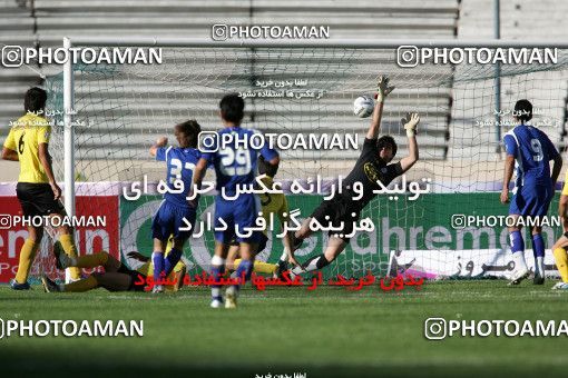 1205282, Tehran, Iran, Iran Pro League، Persian Gulf Cup، 2008-09 season، First Leg، Week 10، Esteghlal 5 v 2 Fajr-e Sepasi Shiraz on 2008/10/07 at Azadi Stadium