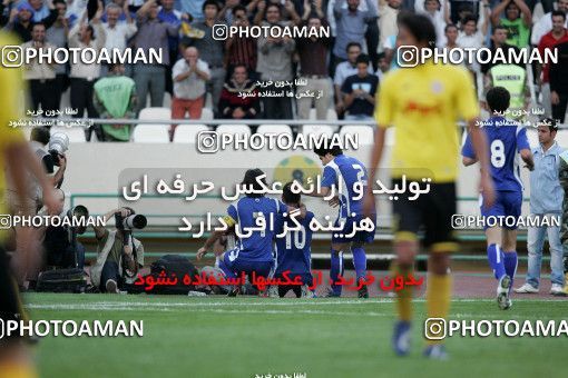 1205381, Tehran, Iran, Iran Pro League، Persian Gulf Cup، 2008-09 season، First Leg، Week 10، Esteghlal 5 v 2 Fajr-e Sepasi Shiraz on 2008/10/07 at Azadi Stadium