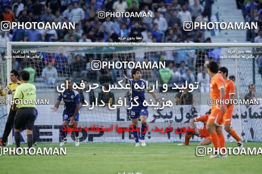 1205211, Tehran, Iran, Iran Pro League، Persian Gulf Cup، 2008-09 season، First Leg، Week 5، Esteghlal ۱ v ۱ Bargh Shiraz on 2008/10/17 at Azadi Stadium