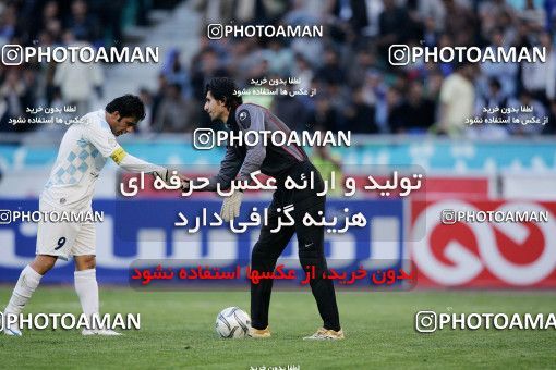 1212238, Tehran, Iran, Iran Pro League، Persian Gulf Cup، 2008-09 season، First Leg، Week 12، Esteghlal 3 v 2 Paykan on 2008/10/27 at Azadi Stadium