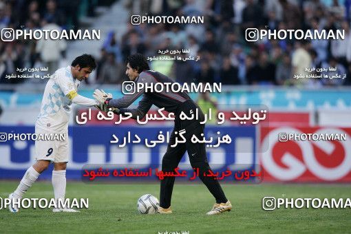 1212292, Tehran, Iran, Iran Pro League، Persian Gulf Cup، 2008-09 season، First Leg، Week 12، Esteghlal 3 v 2 Paykan on 2008/10/27 at Azadi Stadium