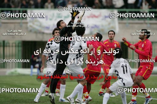 1211912, Qom, Iran, لیگ برتر فوتبال ایران، Persian Gulf Cup، Week 13، First Leg، Saba Qom 1 v 1 Foulad Khouzestan on 2008/10/30 at Yadegar-e Emam Stadium Qom