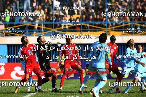 1230336, Qazvin, , Iran Pro League، Persian Gulf Cup، 2008-09 season، First Leg، Week 15، Paykan 2 v 2 Persepolis on 2008/11/22 at Shahid Rajai Stadium