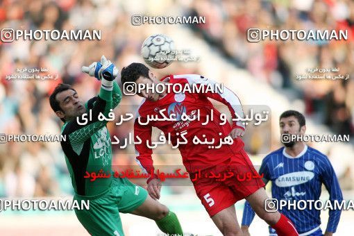 1228917, Tehran, Iran, Iran Pro League، Persian Gulf Cup، 2008-09 season، First Leg، Week 16، Persepolis ۱ v ۰ Esteghlal Ahvaz on 2008/11/26 at Azadi Stadium