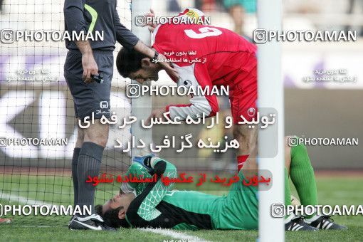 1241772, Tehran, Iran, Iran Pro League، Persian Gulf Cup، 2008-09 season، First Leg، Week 16، Persepolis ۱ v ۰ Esteghlal Ahvaz on 2008/11/26 at Azadi Stadium